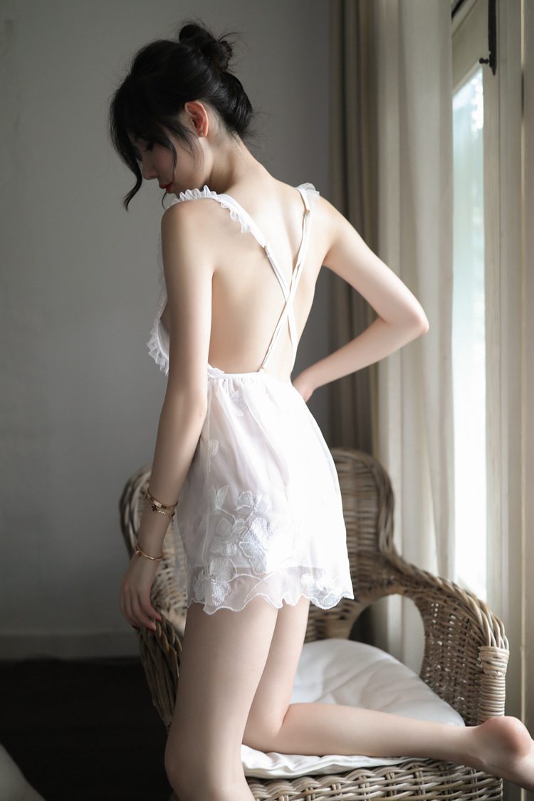 レース刺繍バタフライナイトドレス ホワイト